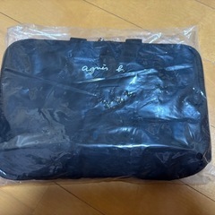 アニエスベー おむつポーチ
の画像