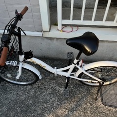 半分折りたたみ自転車の画像