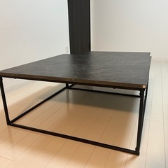 【新品同様】LOWYA 大理石柄 ネストテーブル（大・小2点セット）の画像