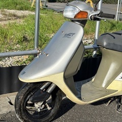 原付⭕️タクト16⭕️格安　限定色の画像