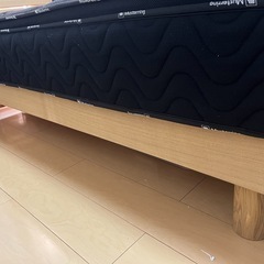 ダブルベッドの画像