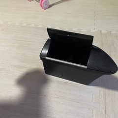 ハリアー60系　運転席ゴミ箱の画像