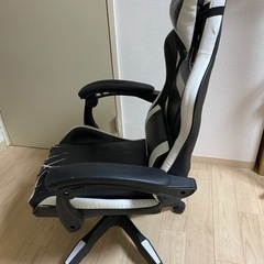 ゲーミングチェアの画像