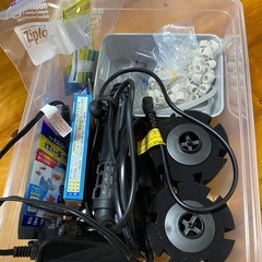 水槽2台とアクアリウム用品をまとめてお譲りします。の画像