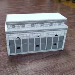 洋館の形をした卓上引き出しBOX（洋菓子のハラダ）　厚紙製/小物収納におすすめの画像
