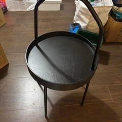 IKEA サイドテーブルの画像