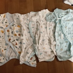 ロンパース 服. 肌着の画像