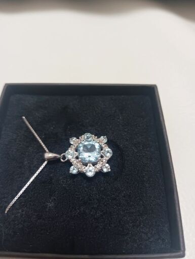 天然ブルートパーズとサファイヤのネックレス