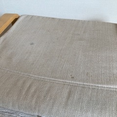 IKEA ポエングオットマン　足置きの画像