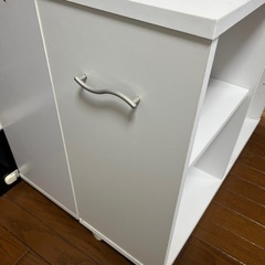 押入れ収納 コロ付き 可動棚 ホワイトの画像