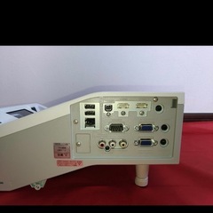 超短焦点プロジェクター、日立CP-TW3003Jの画像