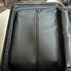 キャリーケース　ホワイトの画像