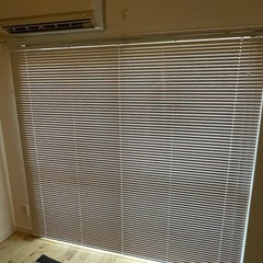 ブラインドカーテンの画像