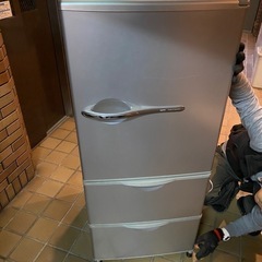 冷蔵庫、洗濯機、タンス、家具、家電　　処分にお困りの方はご相談ください！🙇‍♂️の画像