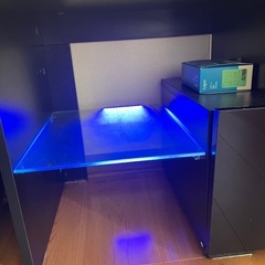 LED搭載のテレビ台の画像