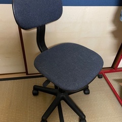 パソコンデスク用椅子の画像