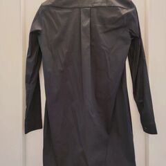 COS ノーカラーシャツワンピースの画像
