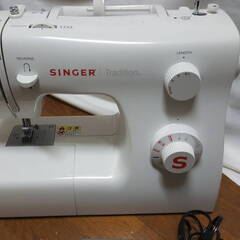 SINGER シンガー 電動ミシン SN520 ホワイト 動作確認済みの画像