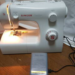 SINGER シンガー 電動ミシン SN520 ホワイト 動作確認済みの画像