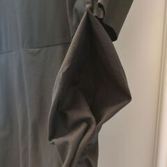 COS 五分袖アシンメトリックチュニック BLACKの画像