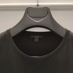 COS 五分袖アシンメトリックチュニック BLACKの画像