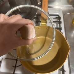 鍋2つ＋食器たくさんセットの画像