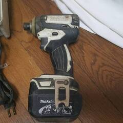 マキタ　makita 充電式インパクトドライバー TD131DRFXW　動作確認済みの画像