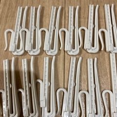無料❗️カーテンフック可動タイプ14個の画像