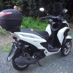 3輪スクーターYAMAHA TRICITY125 トリシティ125 (SE82J) パール ホワイト・インジェクションの画像