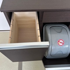 食器棚の画像