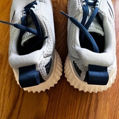adidas 22.5cm スニーカーの画像