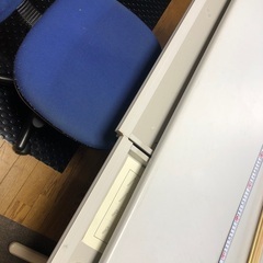 中古の事務机の画像