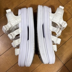 NIKE アイコンクラシック　厚底　サンダルの画像