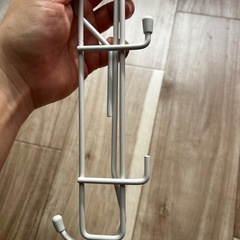 伸縮するクローゼット吊り下げハンガーの画像