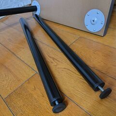 世田谷区近辺配送可能　作業机　イケア　120㎝×60㎝　計量　デスク　テーブル　天板に脚をねじ込むだけの簡単組立の画像