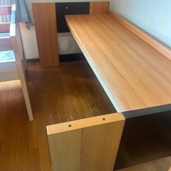 ベット付き机の画像