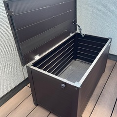 アルミベンチストッカー（屋外用）の画像