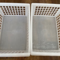 【差し上げます】プラスチックカゴ・収納ボックスの画像