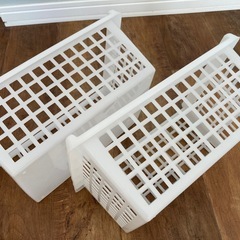 【差し上げます】プラスチックカゴ・収納ボックスの画像