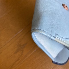 本日お取引き出来る方に。repetto 二つ折財布の画像