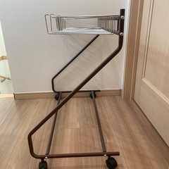 ズボンラックの画像