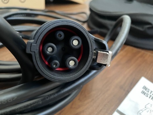 家庭用EV充電ケーブル（日本の標準）