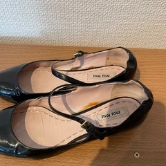 miumiu エナメルフラットシューズ　メリージェーンの画像