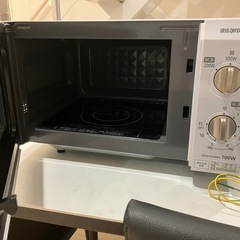 アイリスオーヤマ　電子レンジ　700Wの画像