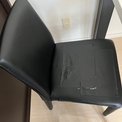ダイニングテーブル　椅子はおまけですの画像