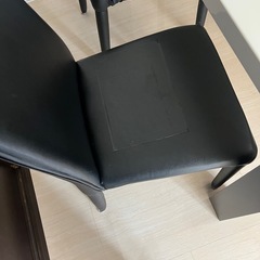 ダイニングテーブル　椅子はおまけですの画像