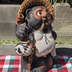 ■信楽焼 タヌキ★20号 開運たぬき★高さ約65ｃｍ 陶器製 狸 置物 縁起物◎金運 開運 勝負運 魔除け 商売繁盛◎の画像