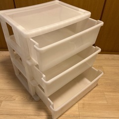 衣装ケースの画像