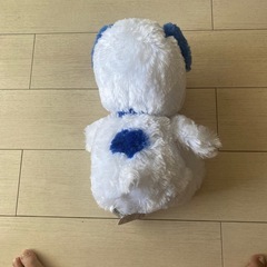 値下げしました。超美品！犬型ふわふわスヌーピぬいぐるみ約30cmの画像