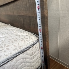ダブルベッドの画像